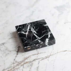 Petit Carré Nero Marquina