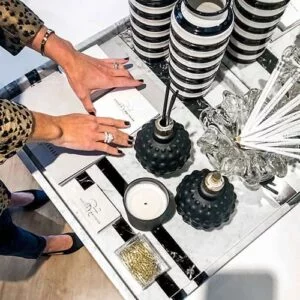 Bandeja L'Amour Carrara com Listras em Nero Marquina