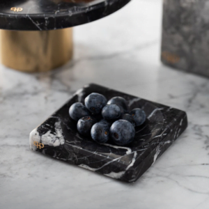 Petit Carré Nero Marquina