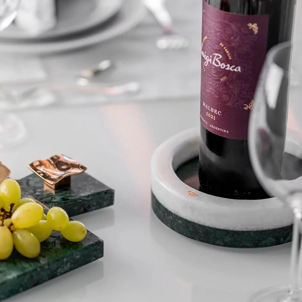 Porta-Vinho de Mesa Carrara e Verde Guatemala - Imagem 3