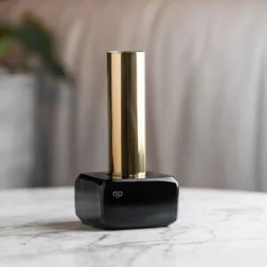 Vaso Solitário Dourado Obsidiana Negra